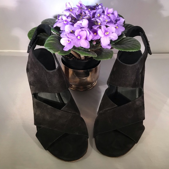 Vince Camuto Black suede heels size 8.5 - Picture 5 of 5